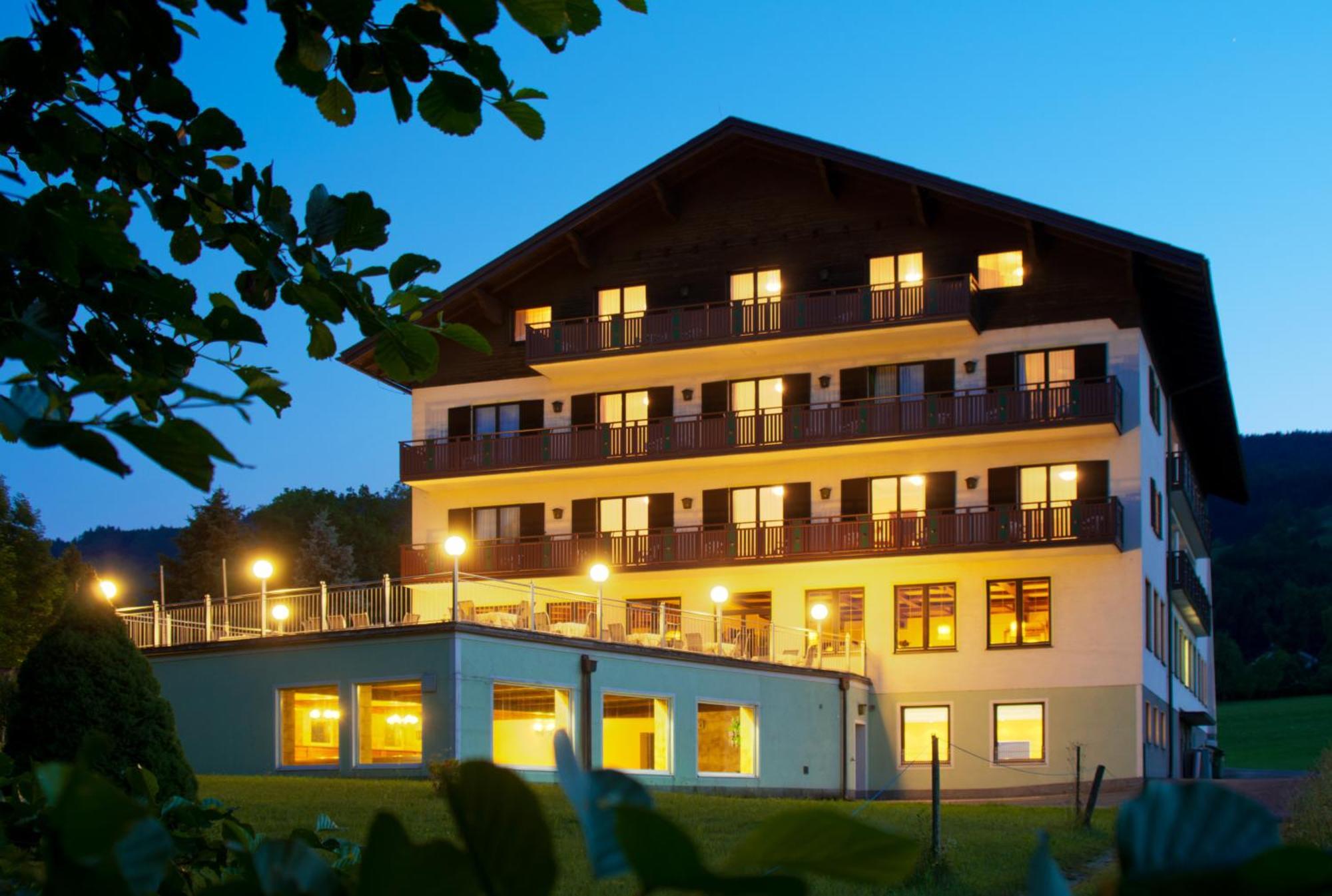 Seehotel Garni Poellmann Zell am Moos Esterno foto